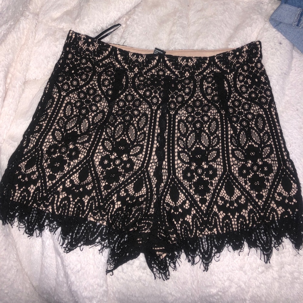 Lace shorts size small forever 21